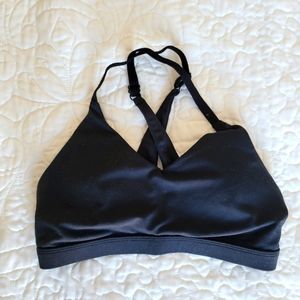 Fabletics Sports Bra Adjustable Criss Cross Straps Size XS Removable Cups